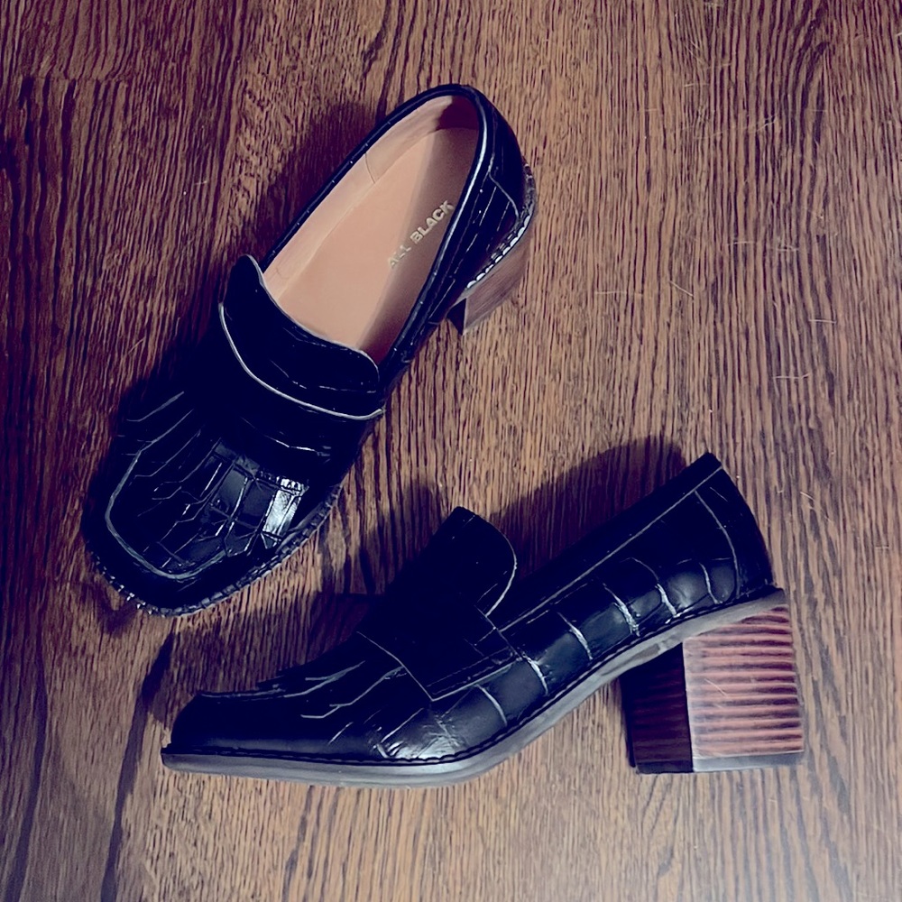 Anthropologie All Black Croc Kitty Loafer Heels. NEW
